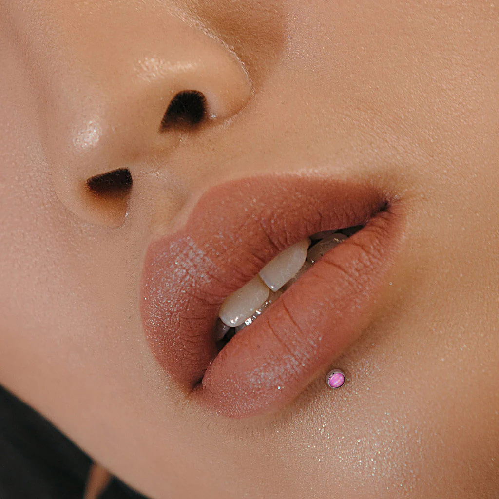 Labret rozświetlający płaski kamień syntetyczny - Image 4