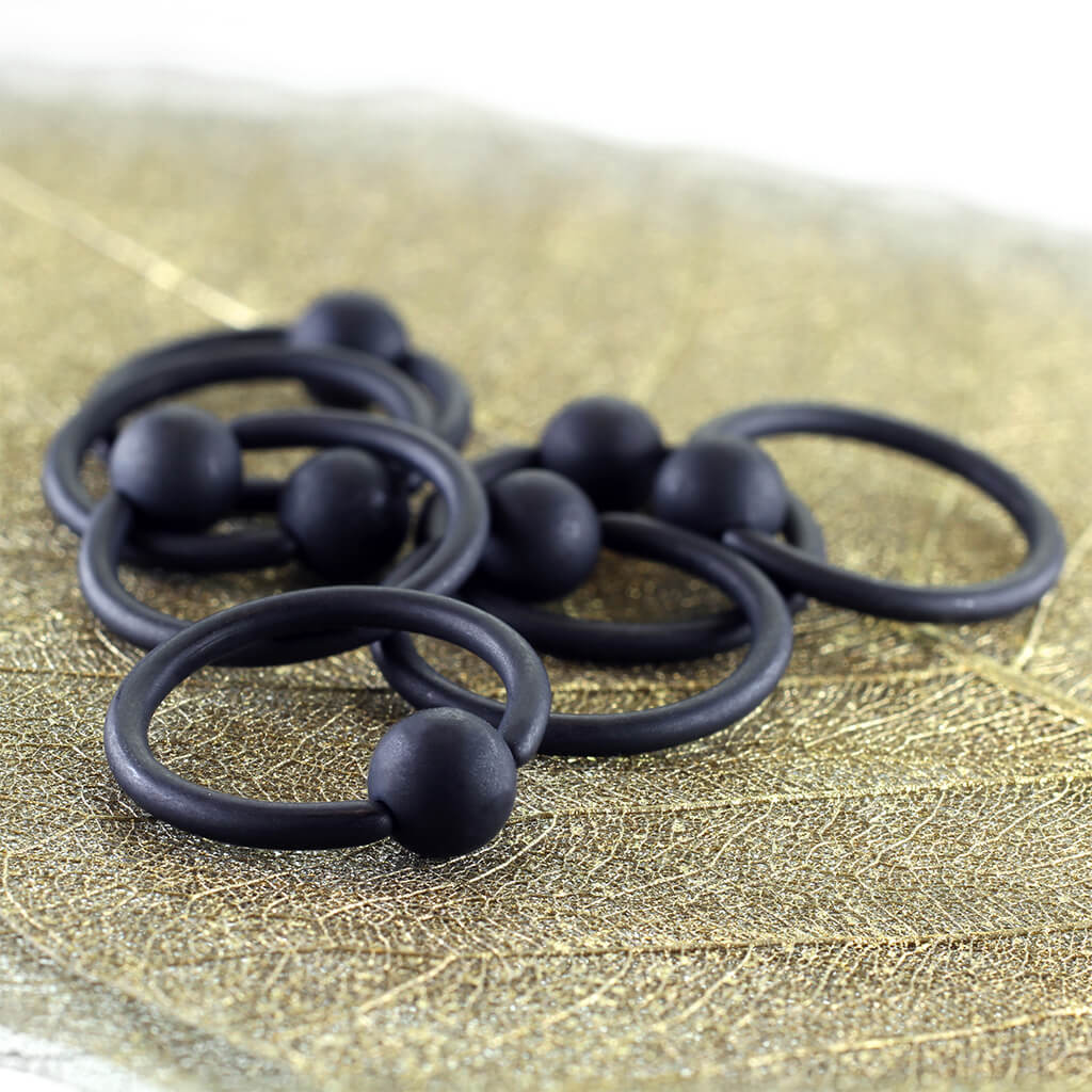 Kółko z kulką czarny zapięcie captive bead - Image 2